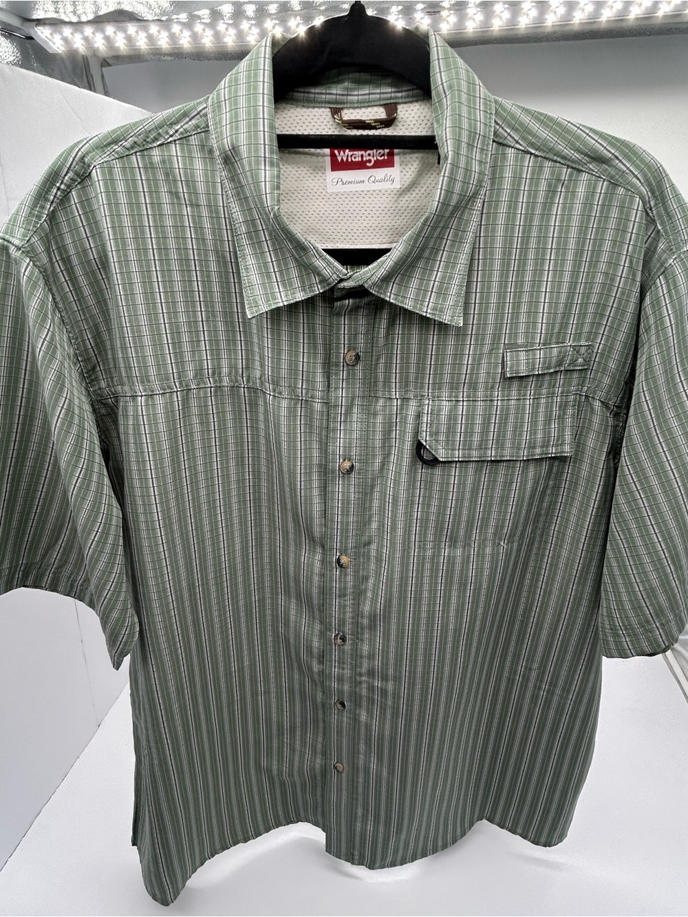 Wrangler Premium Quality Men’s Green Plaid Short-Sleeve Button-Up Shirt XL